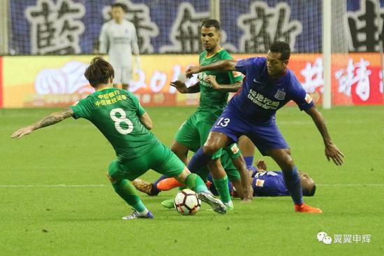 大发快三-贵州恒丰客场逼平上海申花，保级压力依旧存在